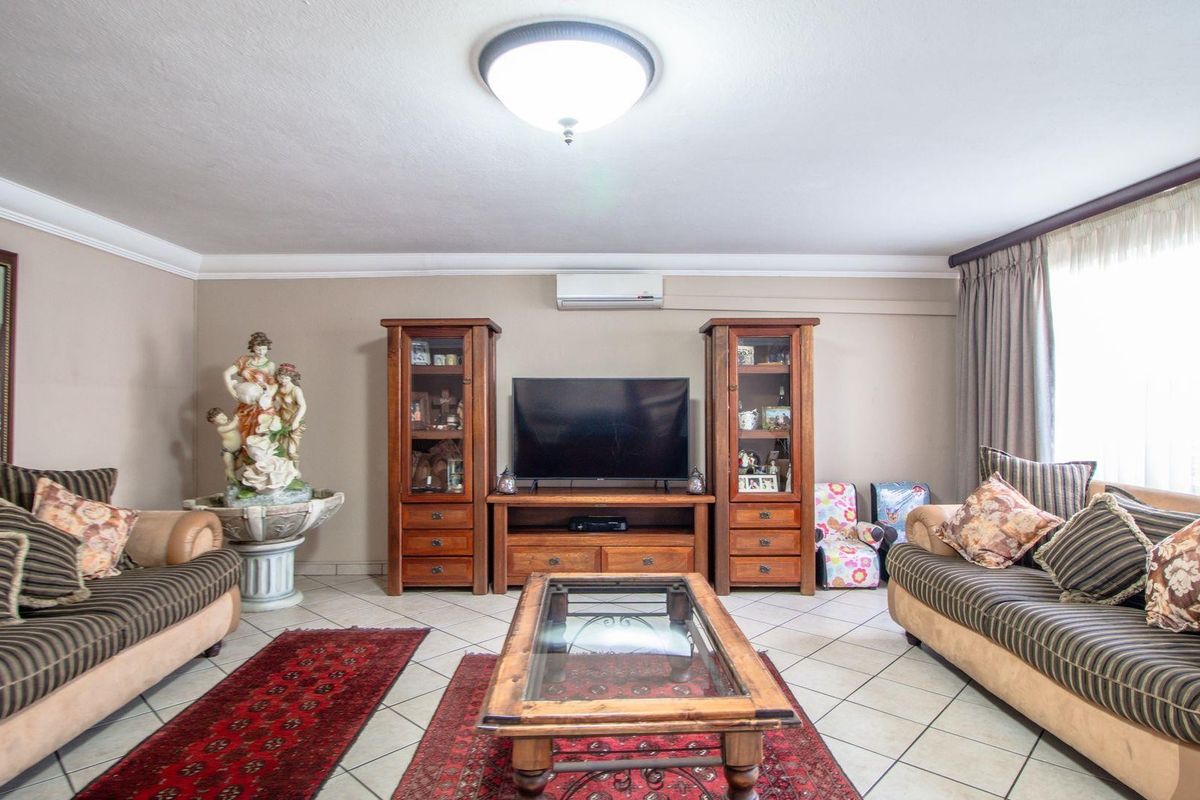 House For Sale in Bonaero Park, Kempton Park - Photo 3