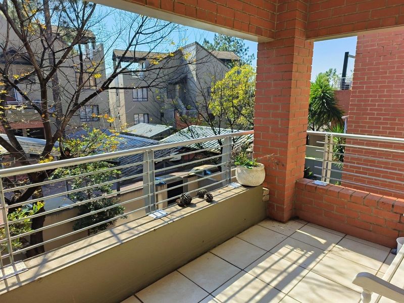 Apartment For Sale in Paulshof, Sandton - Photo 8