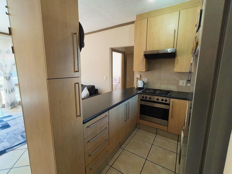 Apartment For Sale in Paulshof, Sandton - Photo 5
