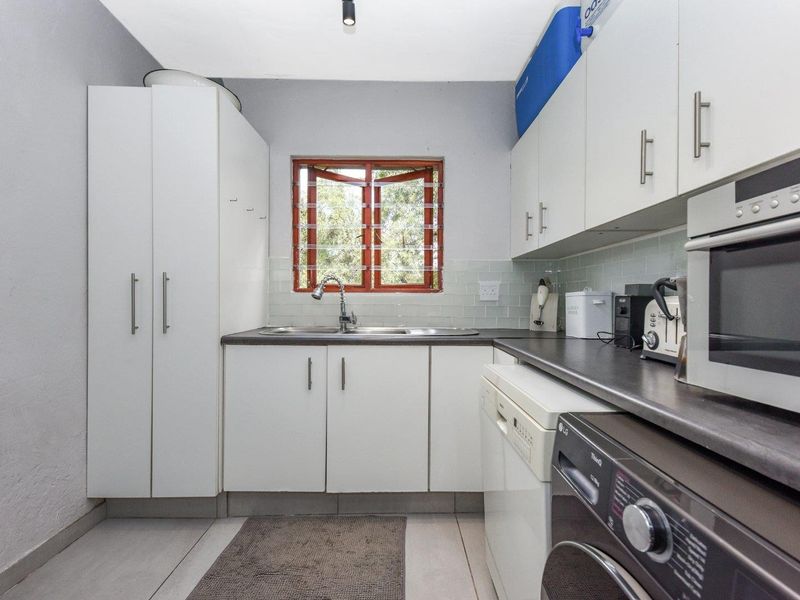 Townhouse For Sale in Jukskei Park, Randburg - Photo 10
