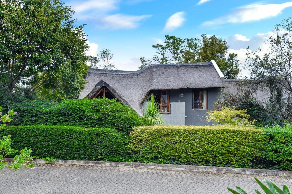 Townhouse For Sale in Jukskei Park, Randburg - Photo 2