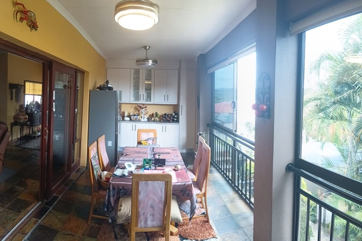 3 Bedroom Home with Pool, Solar and Exceptional Views in Exclusive Leopard Rock Complex - Photo 5