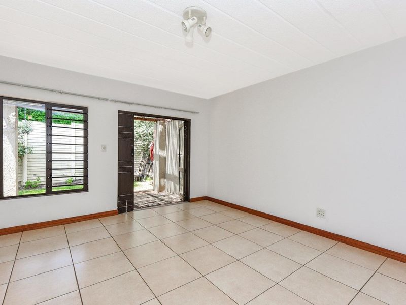 2-Bed 2-Bath Simplex Nestled within the Resort-Inspired Riverglades Estate - Photo 8