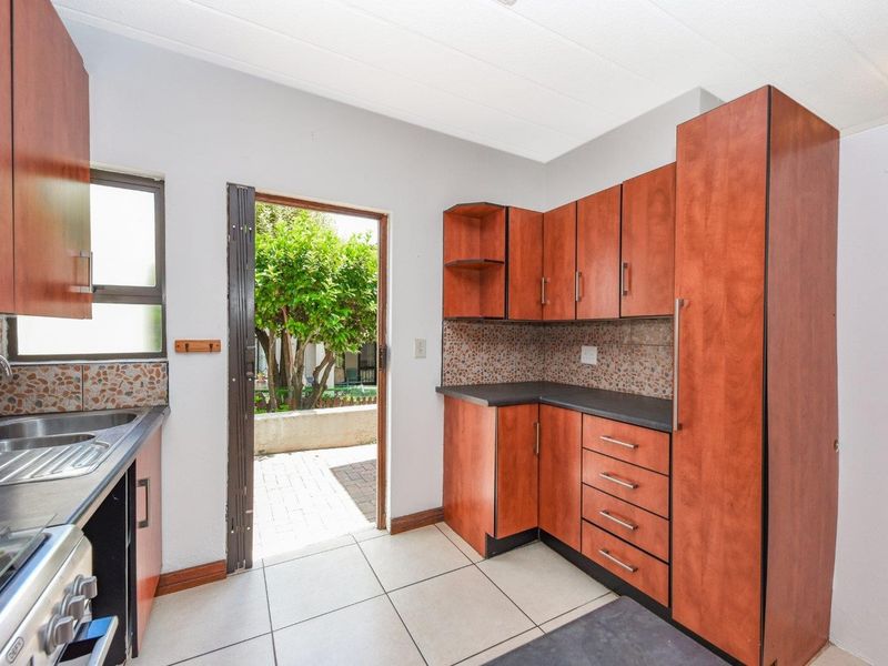 2-Bed 2-Bath Simplex Nestled within the Resort-Inspired Riverglades Estate - Photo 6