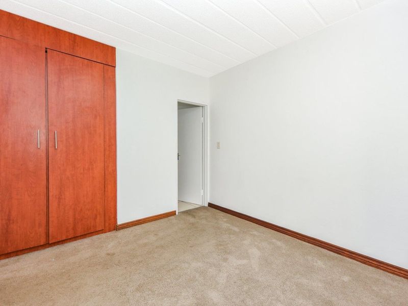 2-Bed 2-Bath Simplex Nestled within the Resort-Inspired Riverglades Estate - Photo 10
