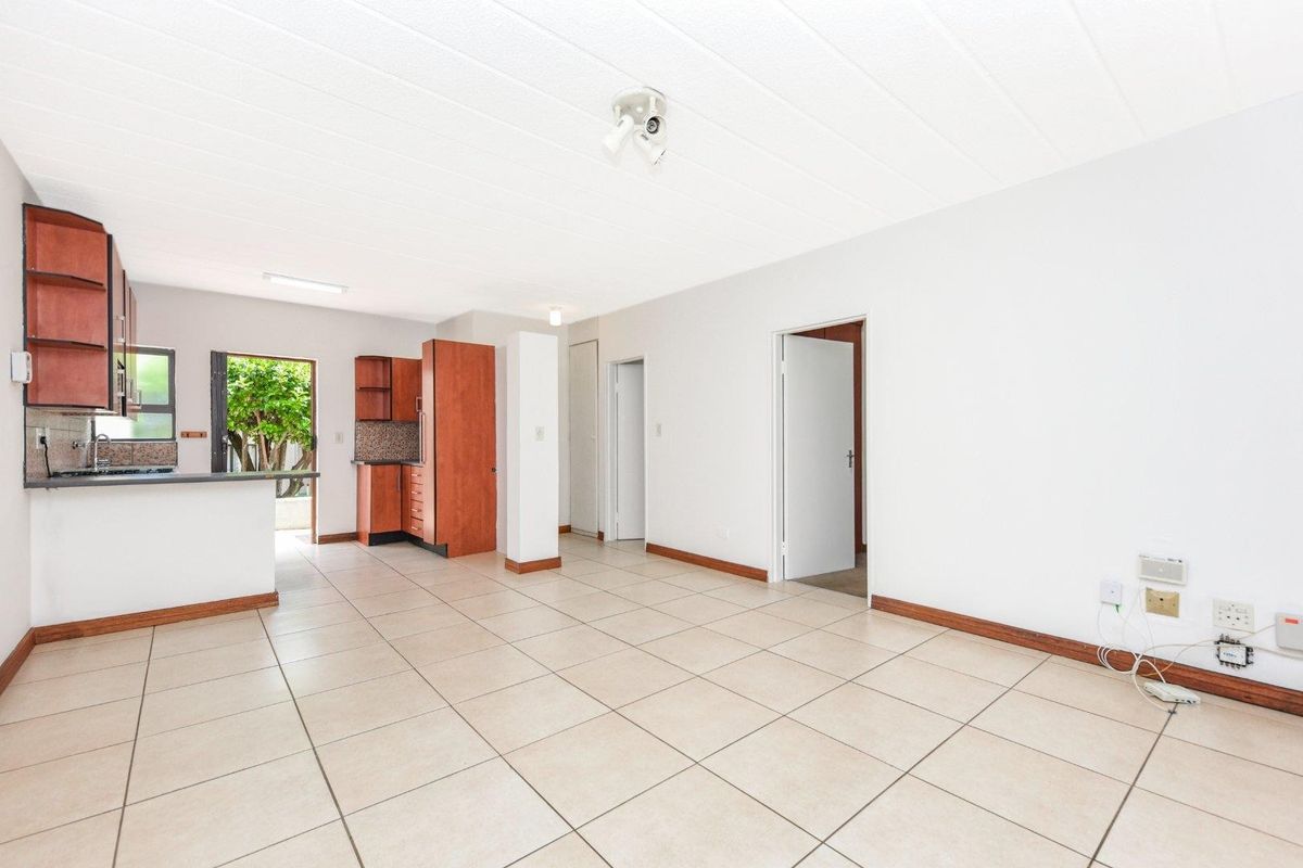 2-Bed 2-Bath Simplex Nestled within the Resort-Inspired Riverglades Estate - Photo 4