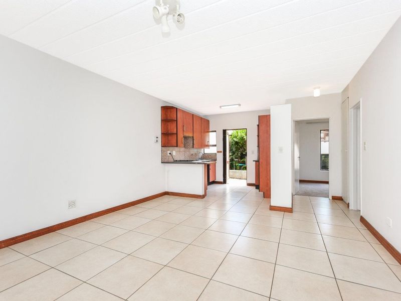 2-Bed 2-Bath Simplex Nestled within the Resort-Inspired Riverglades Estate - Photo 5