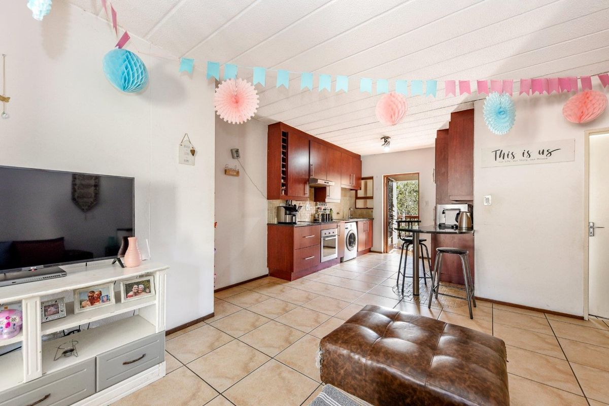 Resort-Style Living Meets Lock-Up-and-Go Ease - Photo 3