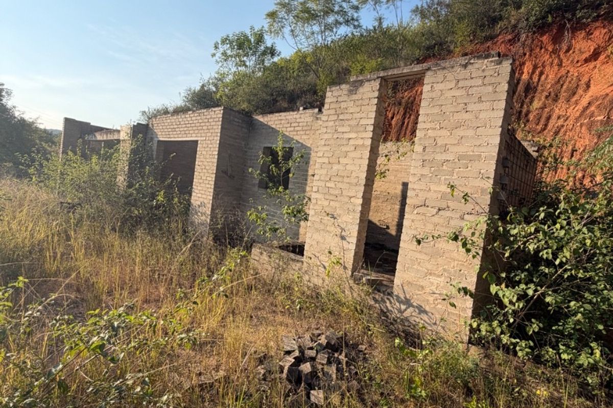 Unfinished house  For Sale in Drum Rock, Nelspruit - Photo 5