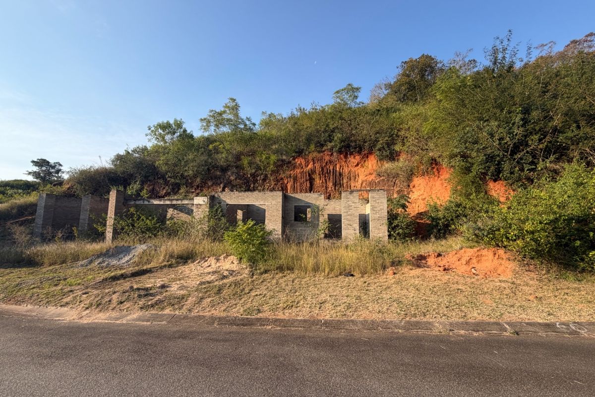 Unfinished house  For Sale in Drum Rock, Nelspruit - Photo 3