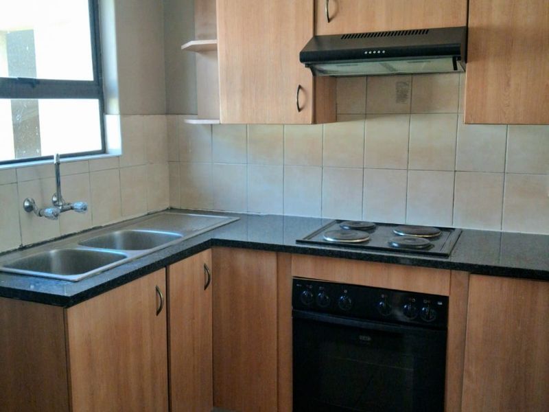 2 Bedroom Apartment To Rent in Halfway House, Midrand - Photo 2