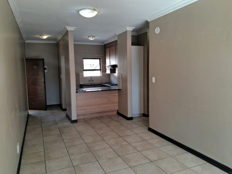 2 Bedroom Apartment To Rent in Halfway House, Midrand - Photo 4