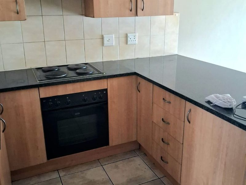 2  Bedroom Apartment To Rent in Halfway House, Midrand - Photo 3