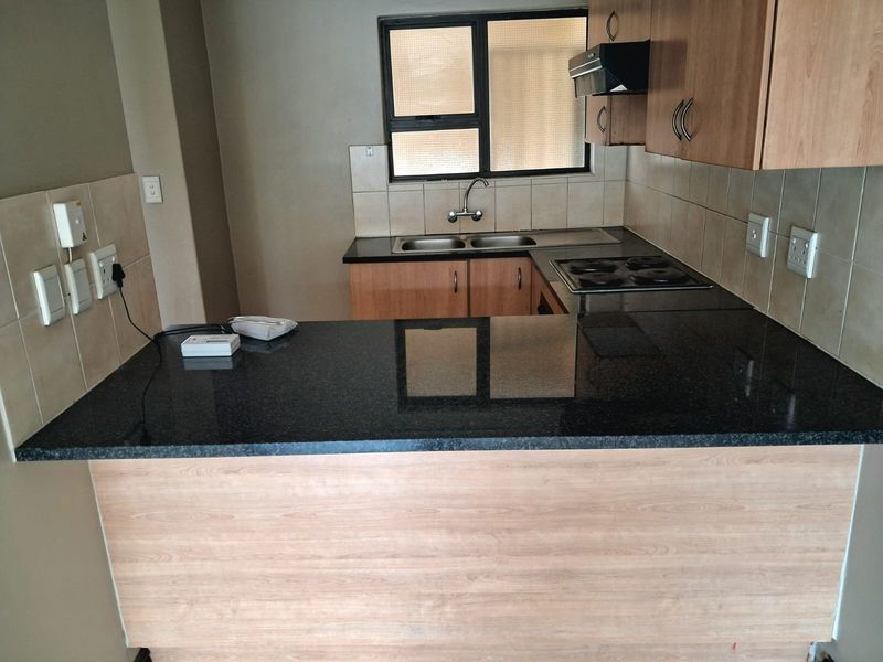 2  Bedroom Apartment To Rent in Halfway House, Midrand - Photo 1