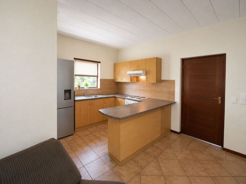 Tranquil Two Bedroom Garden Apartment in Inyati Sands , 17 Leslie Avenue Douglasdale  Ext104 Gauteng - Photo 4