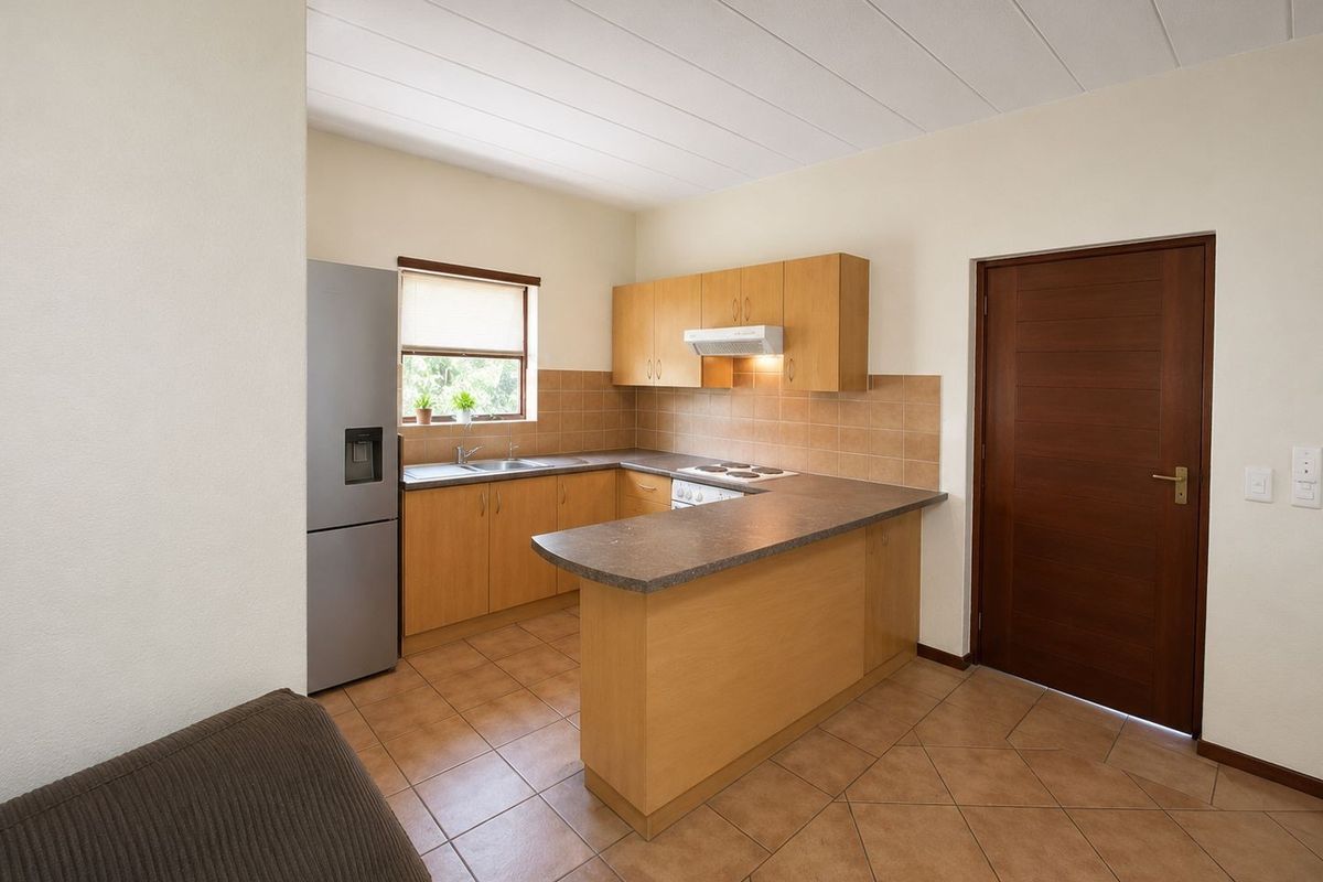 Tranquil Two Bedroom Garden Apartment in Inyati Sands , 17 Leslie Avenue Douglasdale  Ext104 Gauteng - Photo 4
