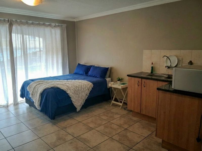 Studio / Bachelor Apartment To Rent in Halfway House, Midrand - Photo 5