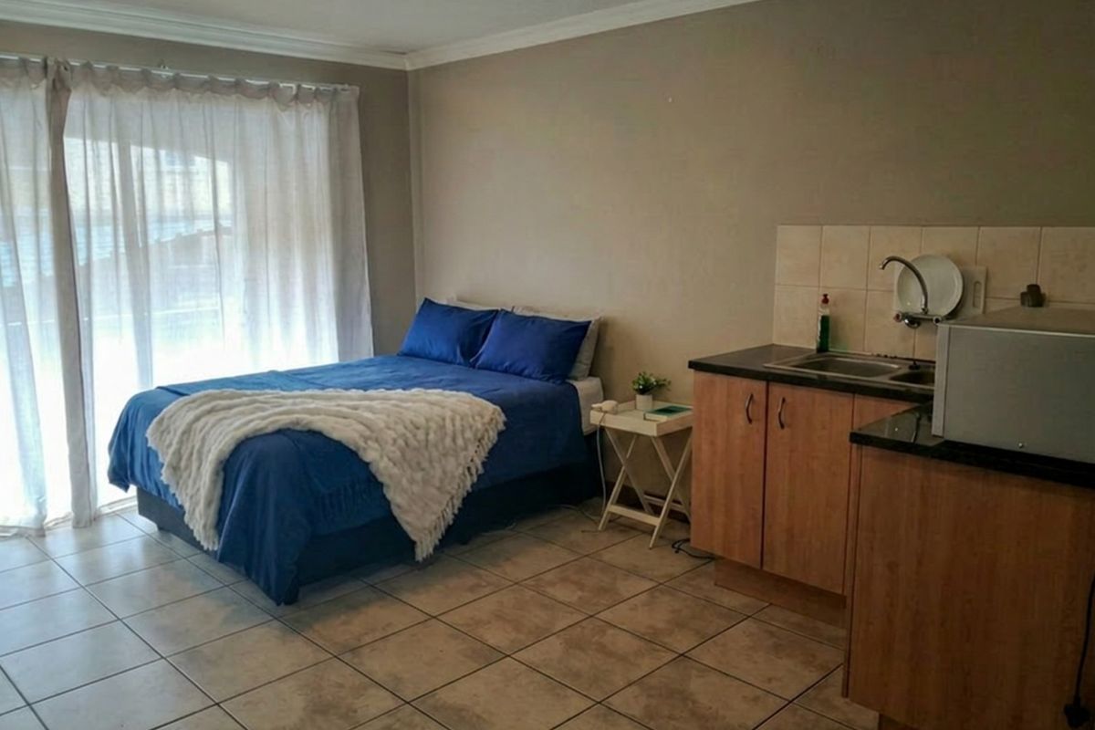 Studio / Bachelor Apartment To Rent in Halfway House, Midrand - Photo 5