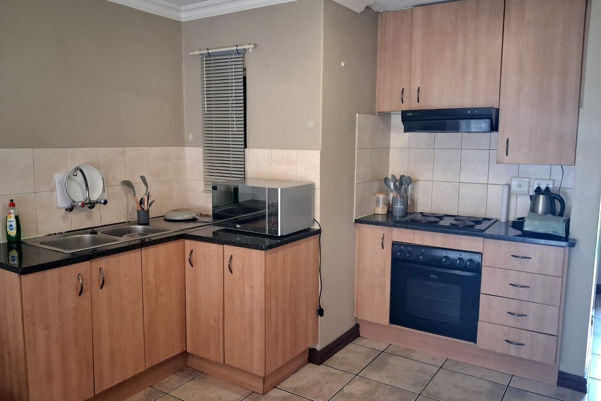 Studio / Bachelor Apartment To Rent in Halfway House, Midrand - Photo 2