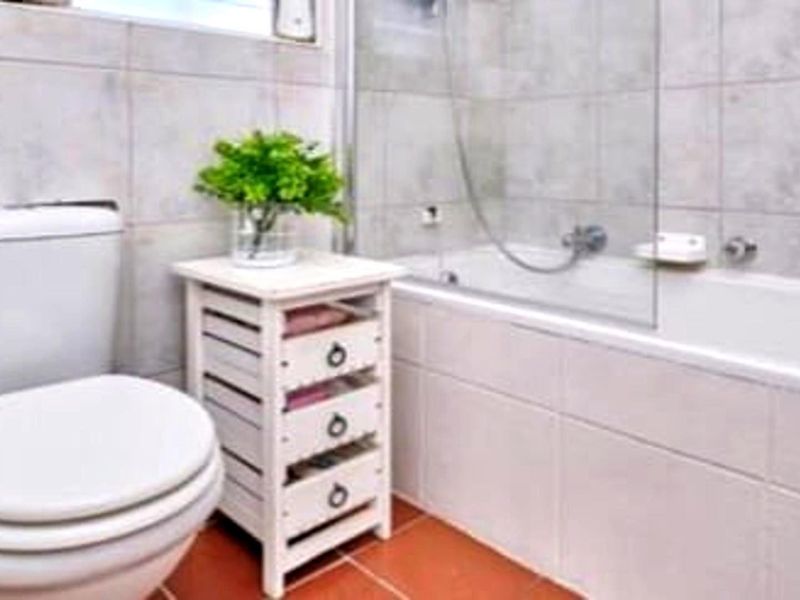 Lovely 3 Bedroom house for sale in a very safe area and at an amazing opportunity.... - Photo 5