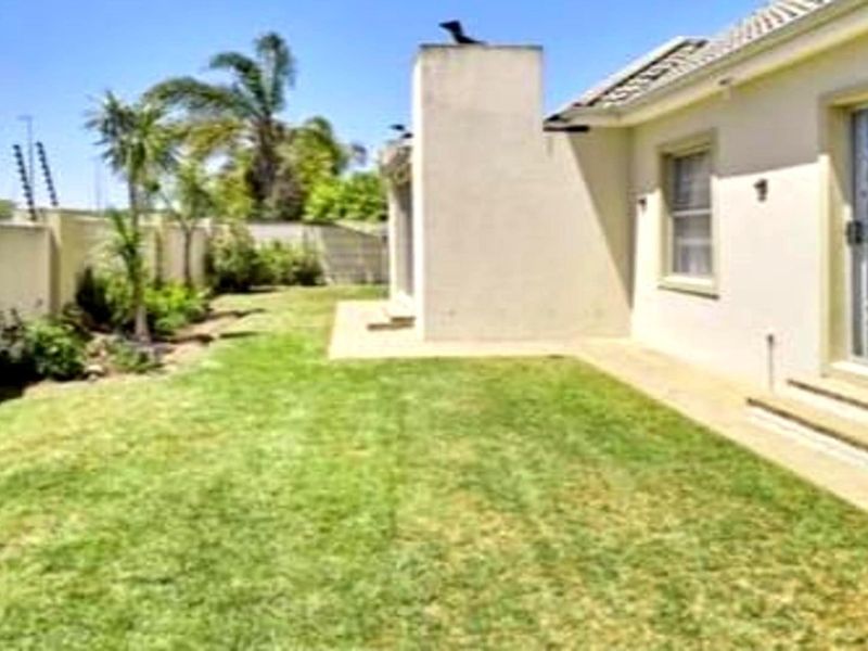 Lovely 3 Bedroom house for sale in a very safe area and at an amazing opportunity.... - Photo 7