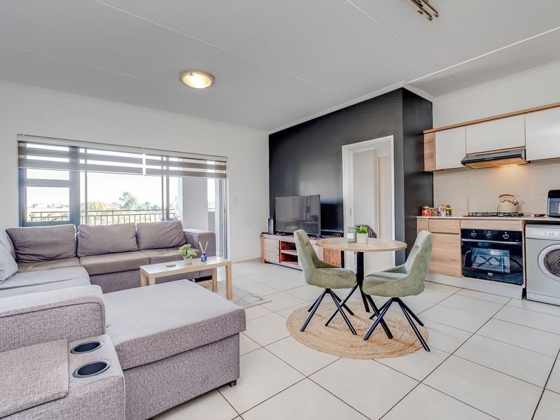 Stunning Townhouse For Sale in Modderfontein, Edenvale - Photo 1