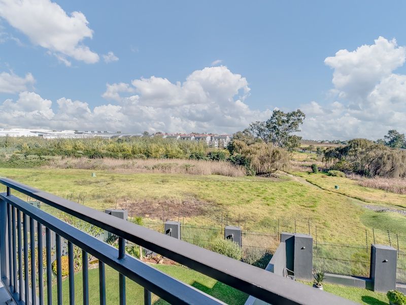 Stunning Townhouse For Sale in Modderfontein, Edenvale - Photo 8