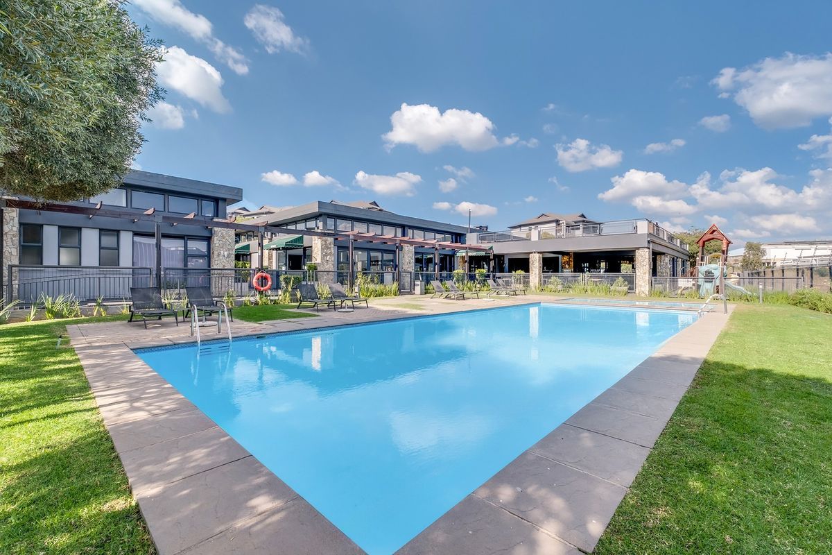 Stunning Townhouse For Sale in Modderfontein, Edenvale - Photo 4