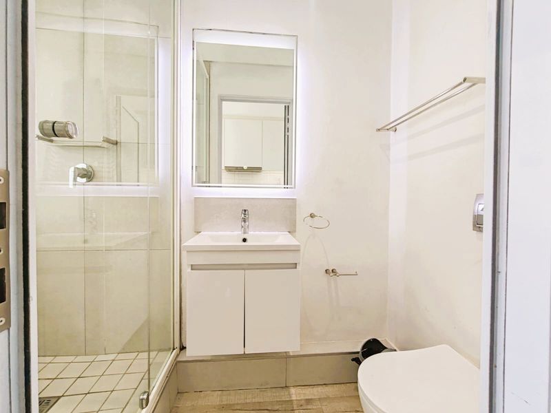 No Transfer Duty, Income Investment Apartments For Sale in Woodstock, Cape Town - Photo 6