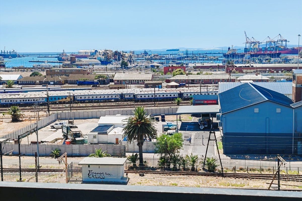 No Transfer Duty, Income Investment Apartments For Sale in Woodstock, Cape Town - Photo 2