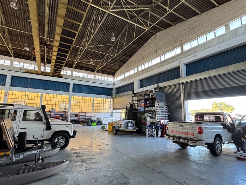 Neat and Secure Warehouse Property  To Let in Paarden Eiland, Cape Town - Photo 6