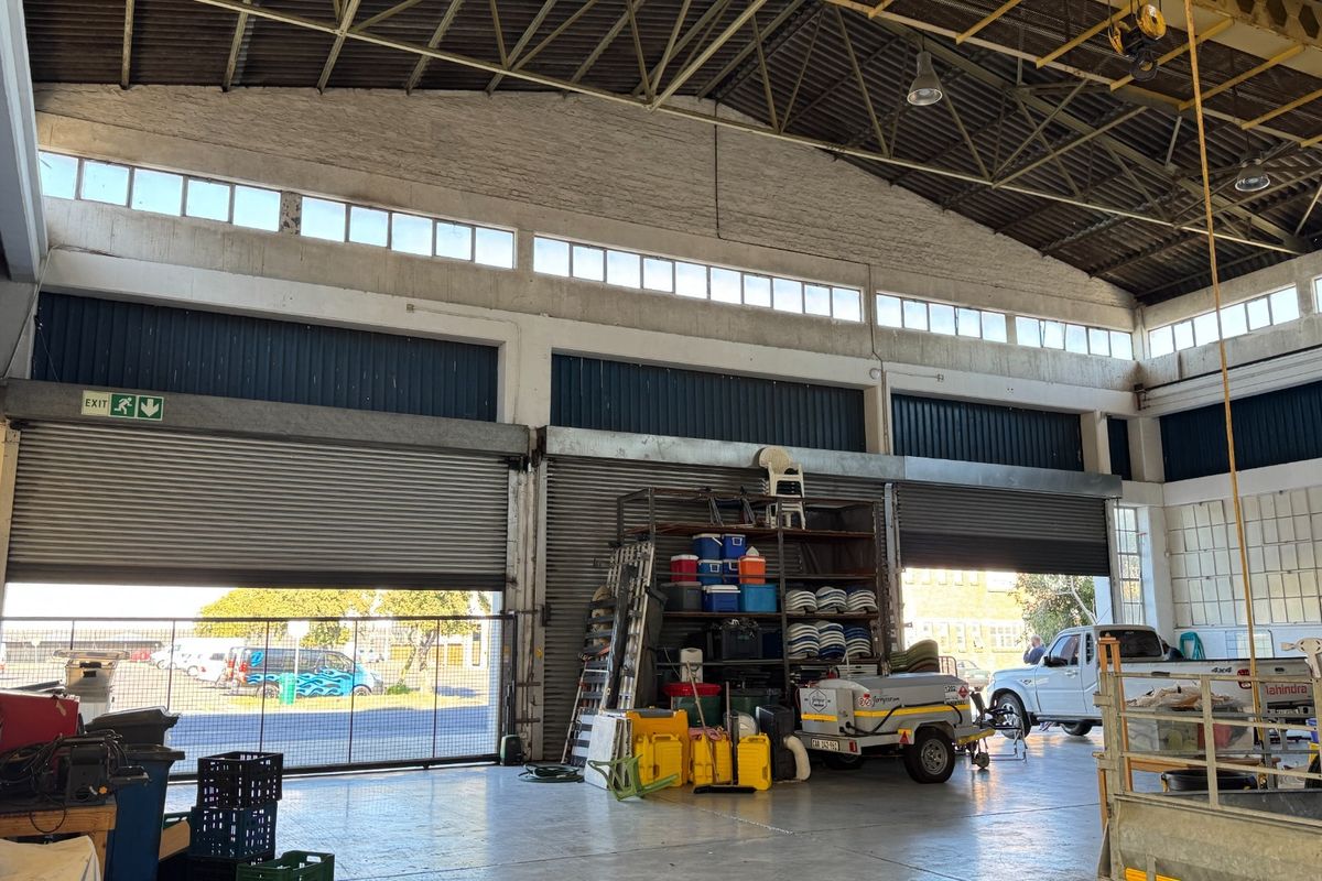 Neat and Secure Warehouse Property  To Let in Paarden Eiland, Cape Town - Photo 5