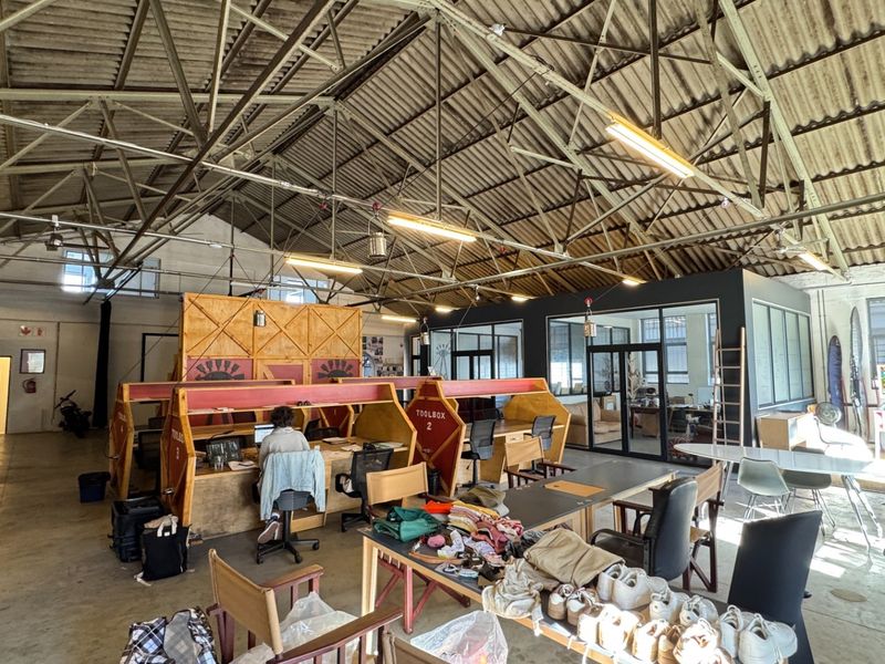 Neat and Secure Warehouse Property  To Let in Paarden Eiland, Cape Town - Photo 3