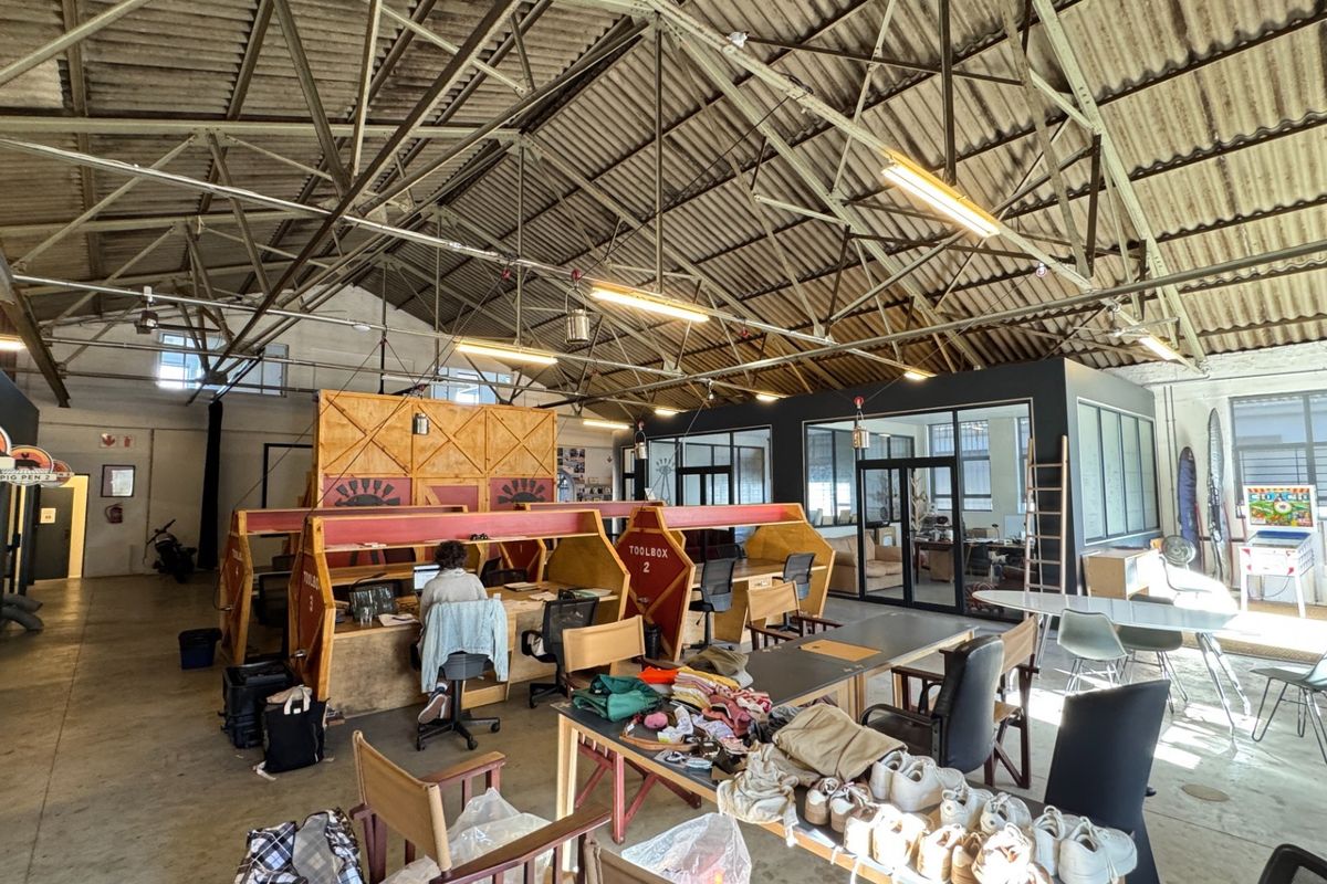 Neat and Secure Warehouse Property  To Let in Paarden Eiland, Cape Town - Photo 3