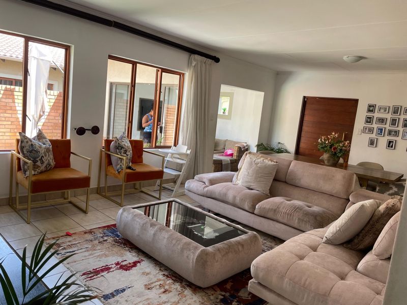 House To Rent in Noordwyk, Midrand - Photo 2