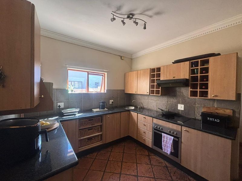 House For Sale in Faerie Glen, Pretoria - Photo 1