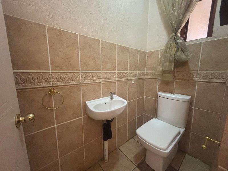 House For Sale in Faerie Glen, Pretoria - Photo 6