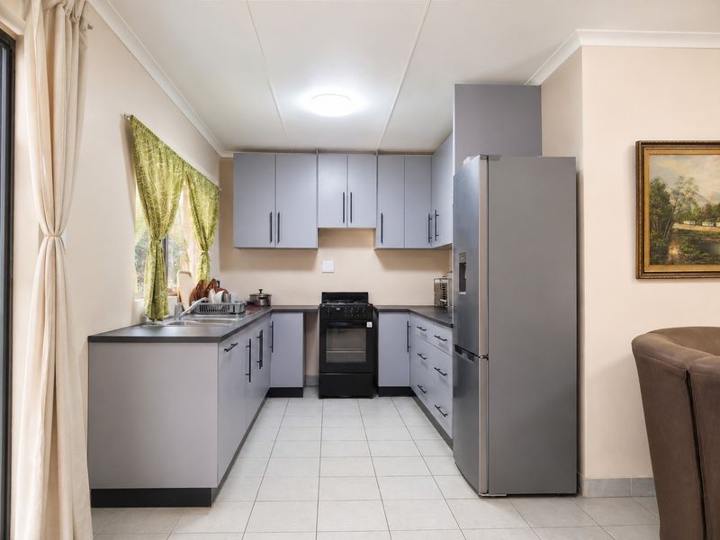 A Blank Canvas with Exceptional Potential - Plus a Newly Renovated 2-Bedroom Flatlet - Photo 5