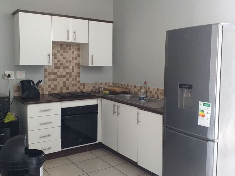 2 Bedroom ,2 Bath apartment for rent in Halfway house - Photo 2