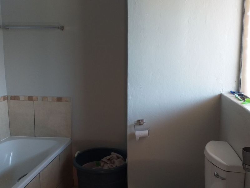 2 Bedroom ,2 Bath apartment for rent in Halfway house - Photo 8