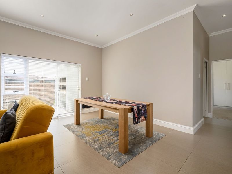 Modern and Secure Family Living for Every Member of the Family Including the Pets - Photo 9