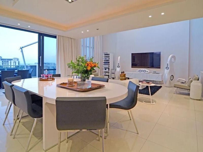 Luxury Triplex Residence - Photo 10