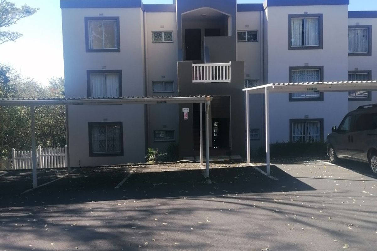 Uvongo Beach. 2 bed apartment in sought after complex - Photo 5