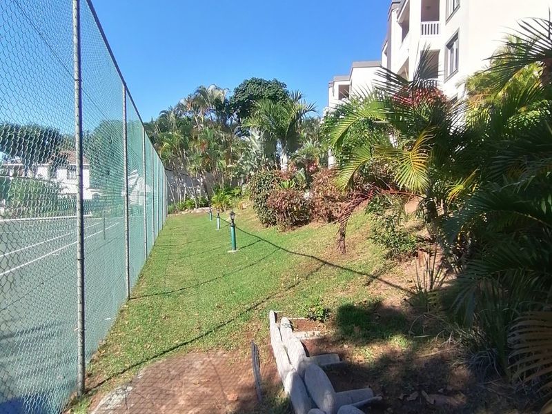 Uvongo Beach. 2 bed apartment in sought after complex - Photo 8