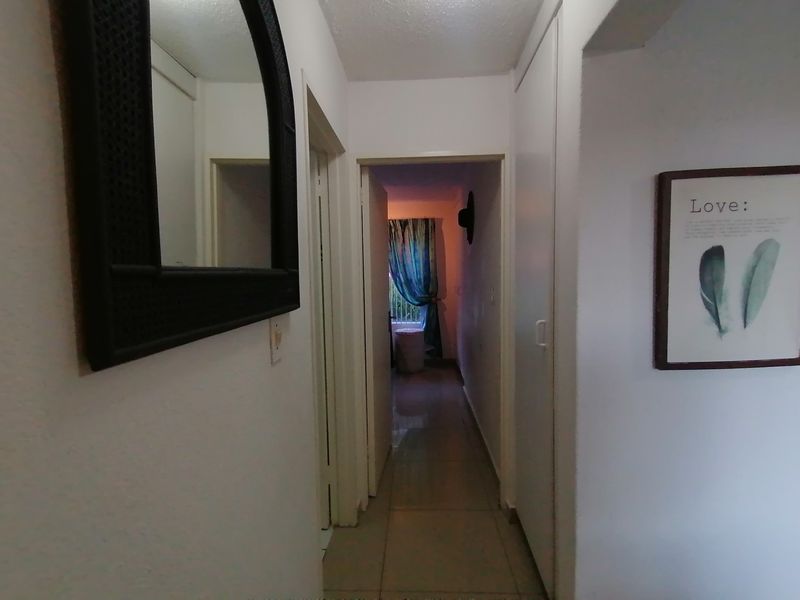 Uvongo Beach. 2 bed apartment in sought after complex - Photo 8
