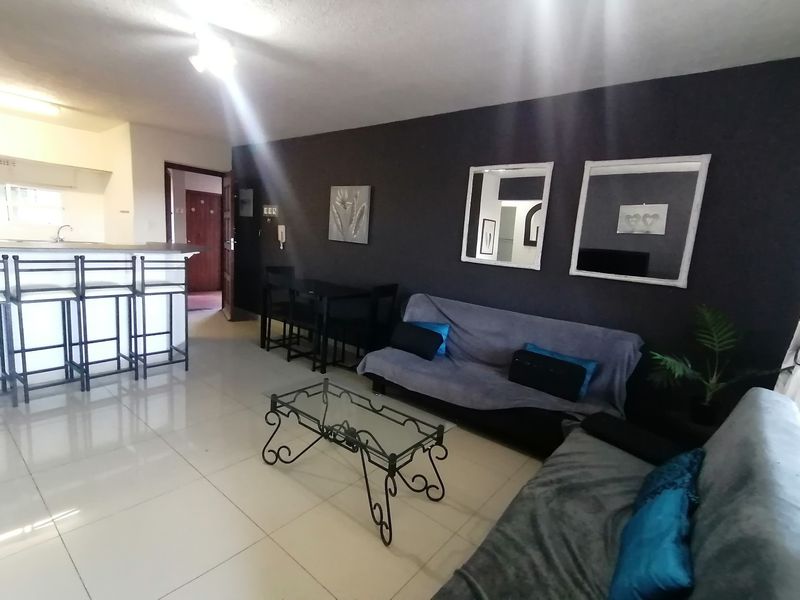 Uvongo Beach. 2 bed apartment in sought after complex - Photo 3