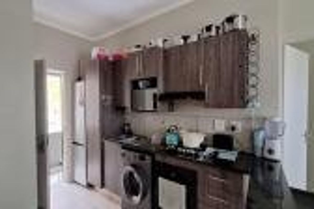 Comfortable 3 Bedroom Apartment for Sale in Rynfield AH, Benoni - Photo 2