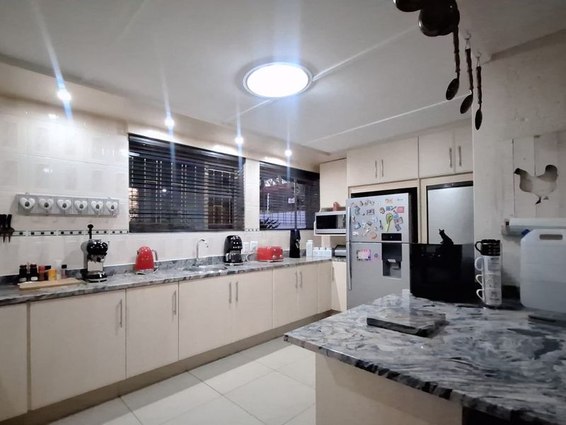 House For Sale in Birchleigh, Kempton Park - Photo 10
