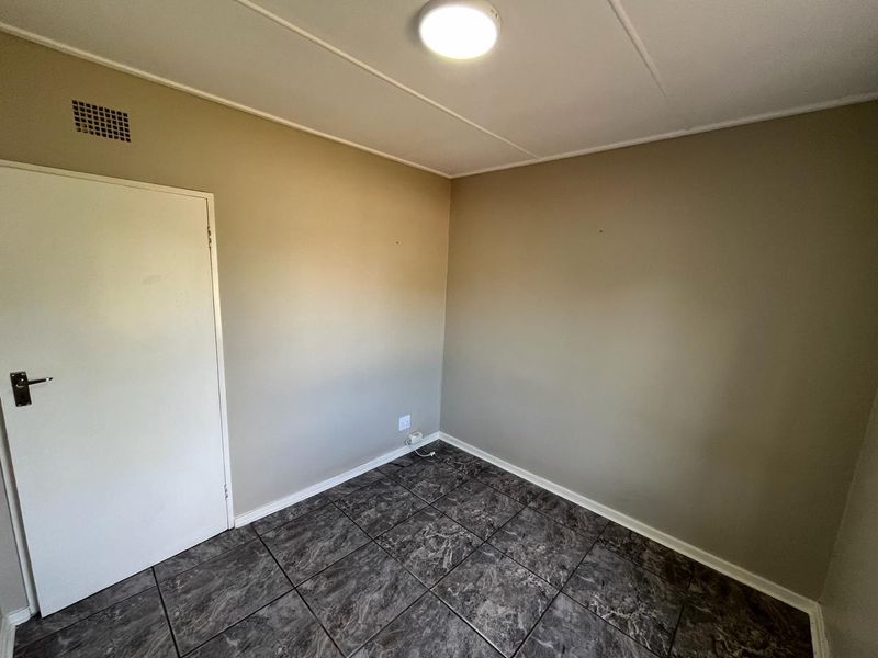 Unlock Dual-Income Potential: The Ultimate Savvy Investor’s Dream in South Ridge, Kimberley - Photo 8
