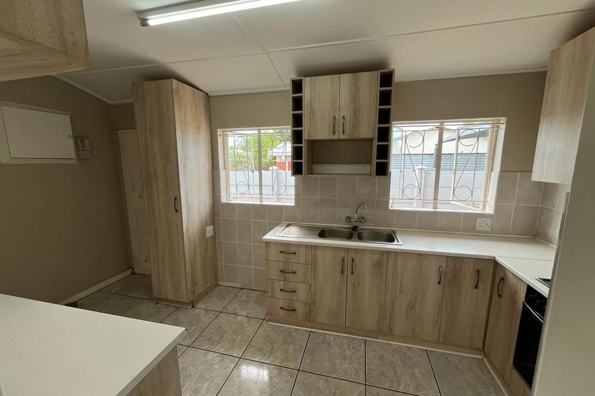 Unlock Dual-Income Potential: The Ultimate Savvy Investor’s Dream in South Ridge, Kimberley - Photo 2